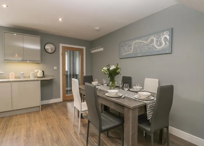 Hawthorn بيت للعطل